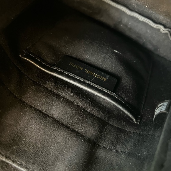 Michael Kors Black saddle/crossbody bag - Picture 8 of 16